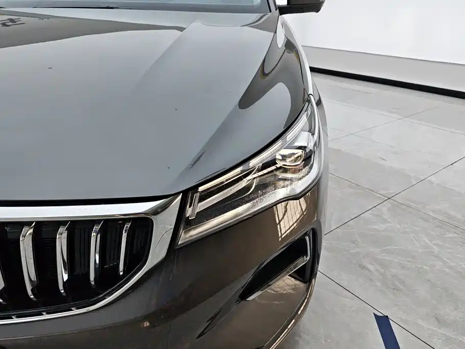 Geely Emgrand 2025
