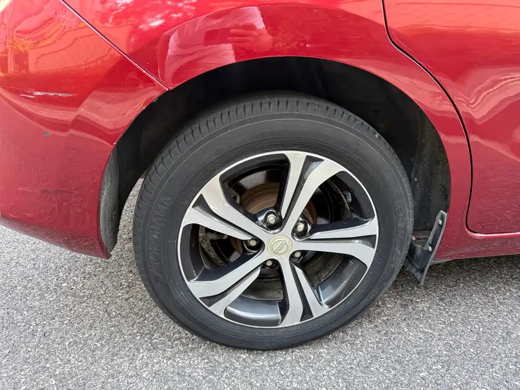Nissan Tiida 2018 — фото 17