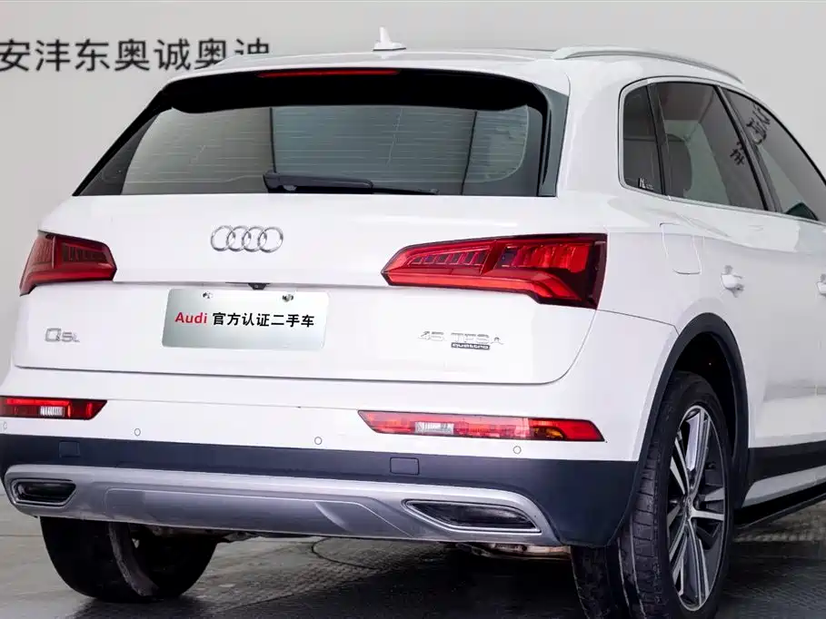 Audi Q5L 2018 — фото 23