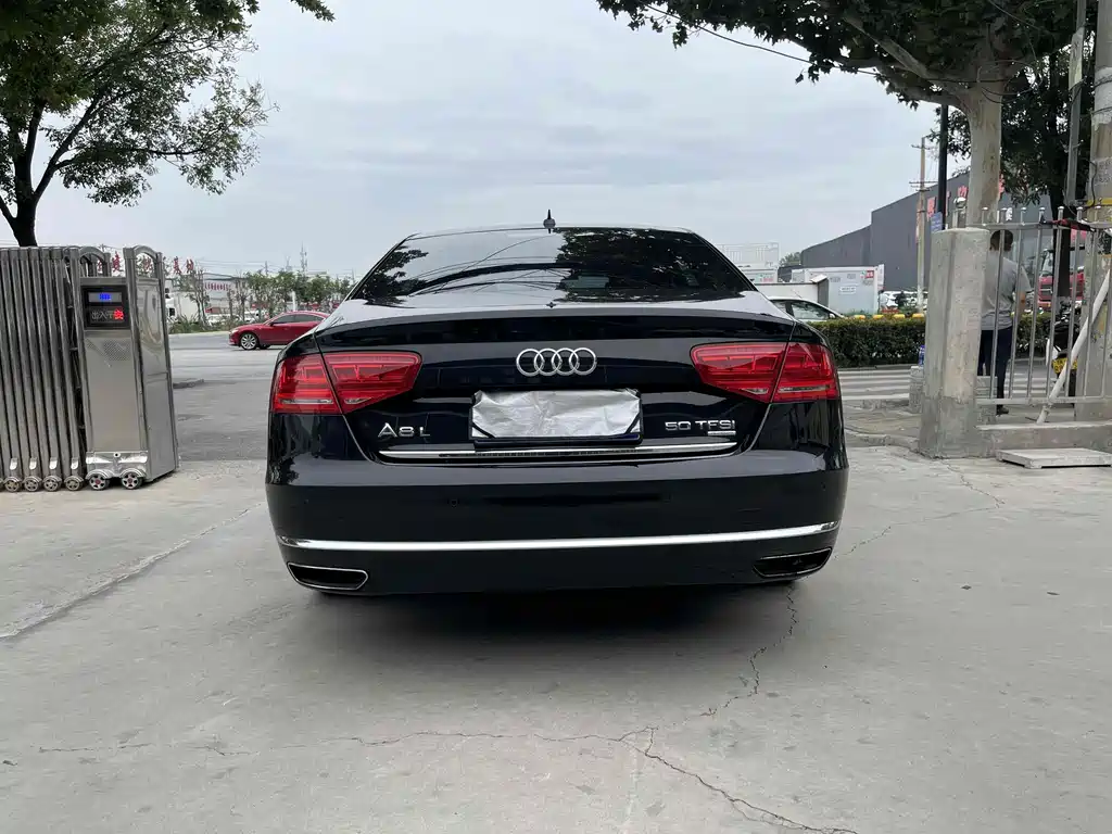 Audi A8 2015 — фото 9
