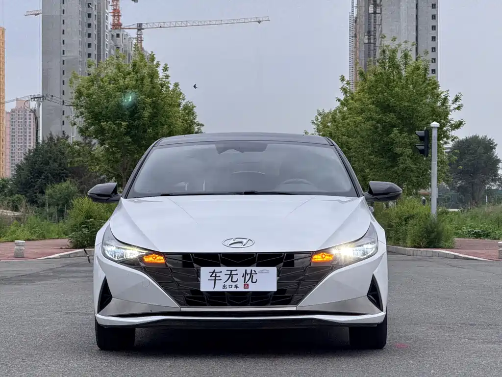 Hyundai Elantra 2023
