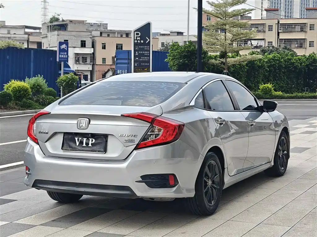 Honda Civic 2019 — фото 8
