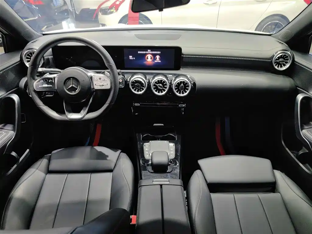 Mercedes-Benz A-Class 2022 — фото 9
