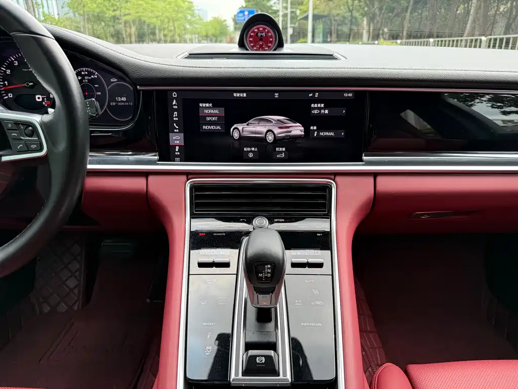 Porsche Panamera 2018 — фото 11