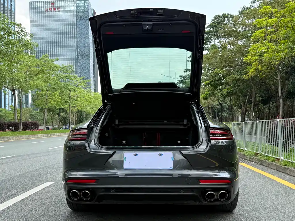 Porsche Panamera 2018 — фото 19