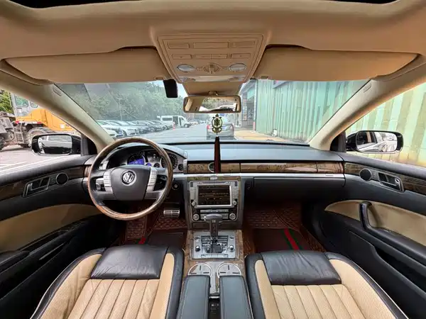 Volkswagen Phaeton 2011