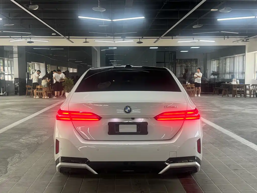 BMW 5 Series 2024