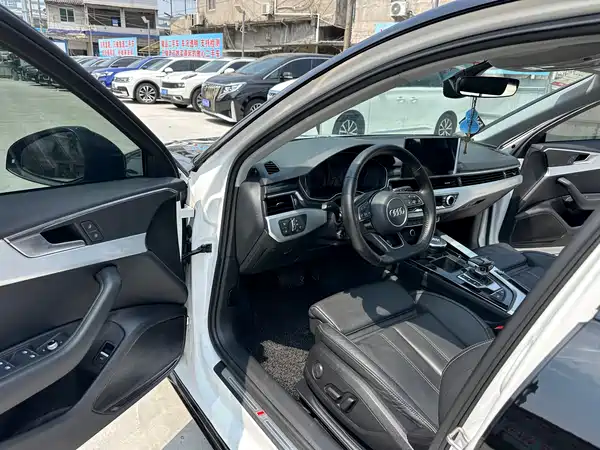 Audi A4L 2021
