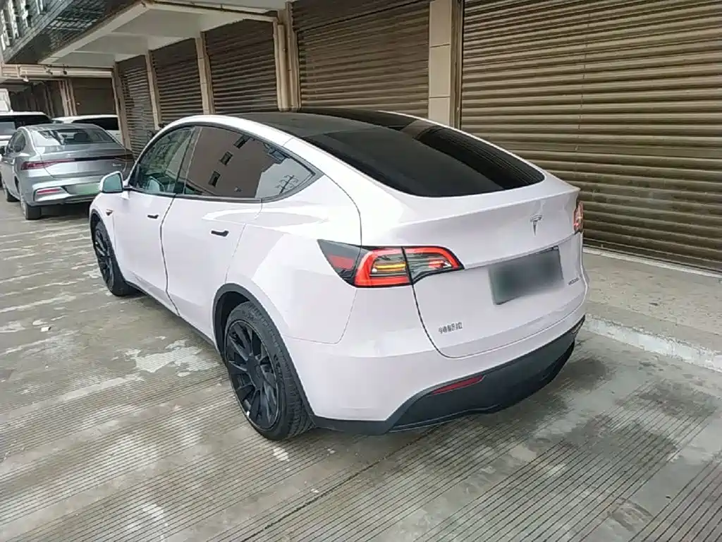 Tesla Model Y 2022 — фото 5