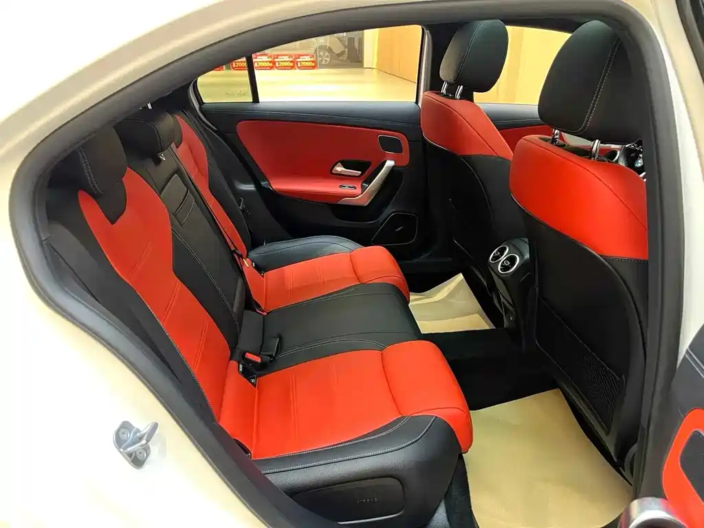 Mercedes-Benz A-Class AMG 2024 — фото 10