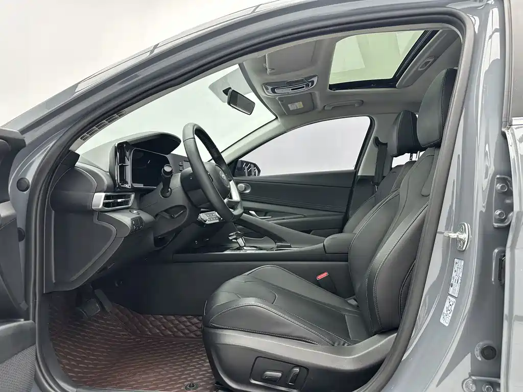 Hyundai Elantra 2023