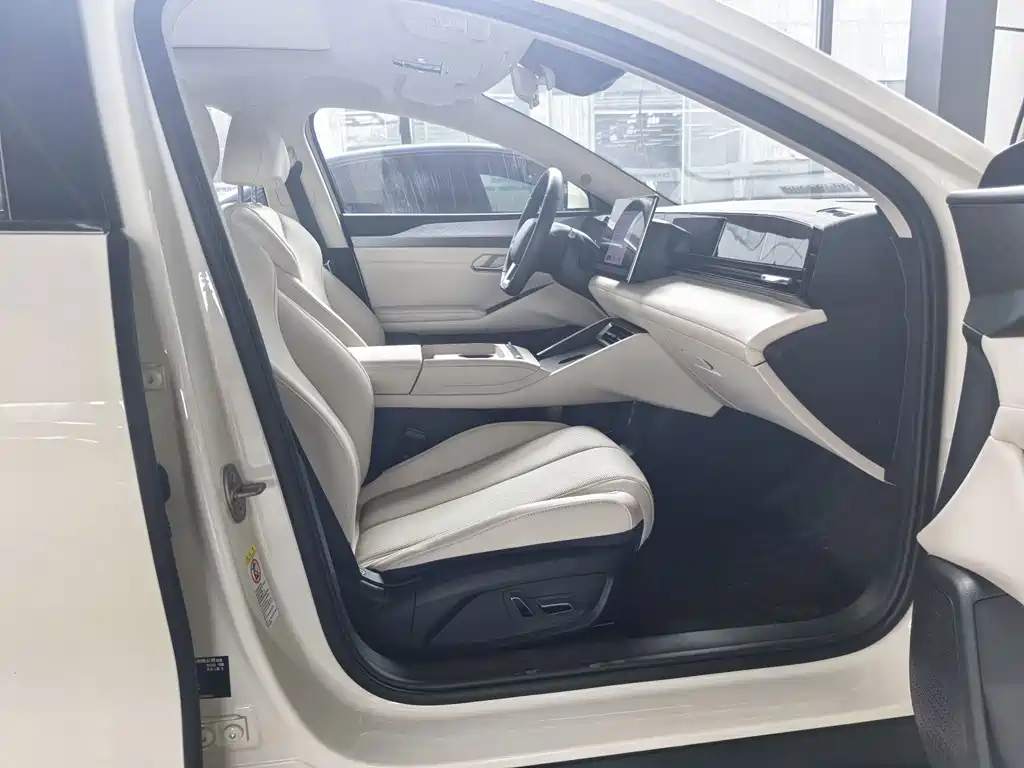 BYD Qin L 2025 — фото 14