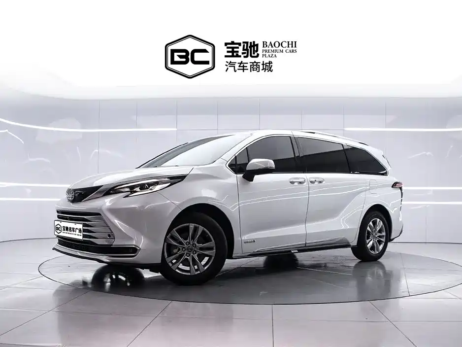 Toyota Sienna 2022 — фото 1