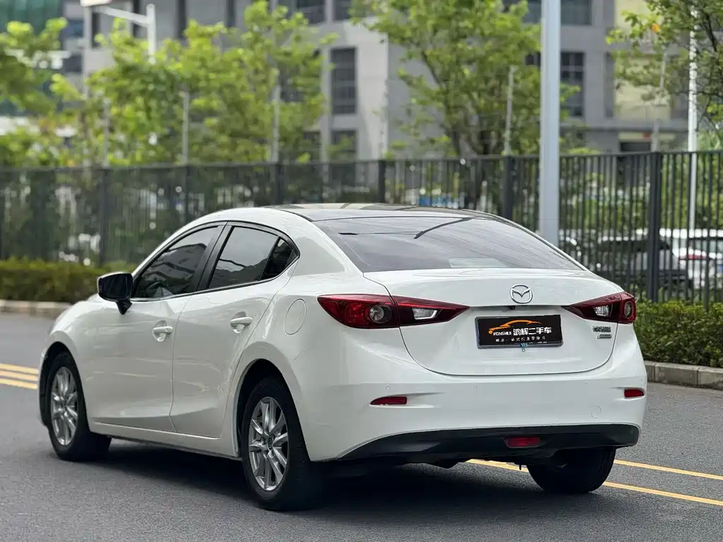 Mazda 3 Angkesela 2015