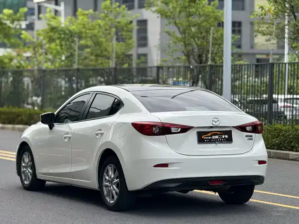 Mazda 3 Axela 2015