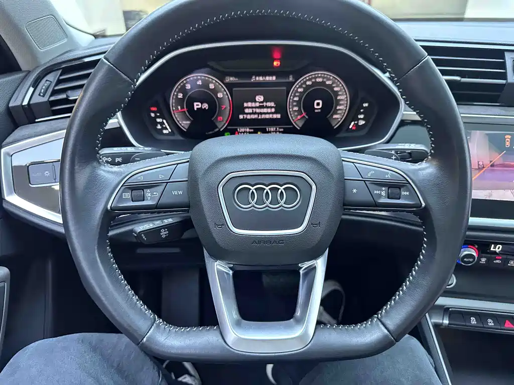 Audi Q3 2022 — фото 10