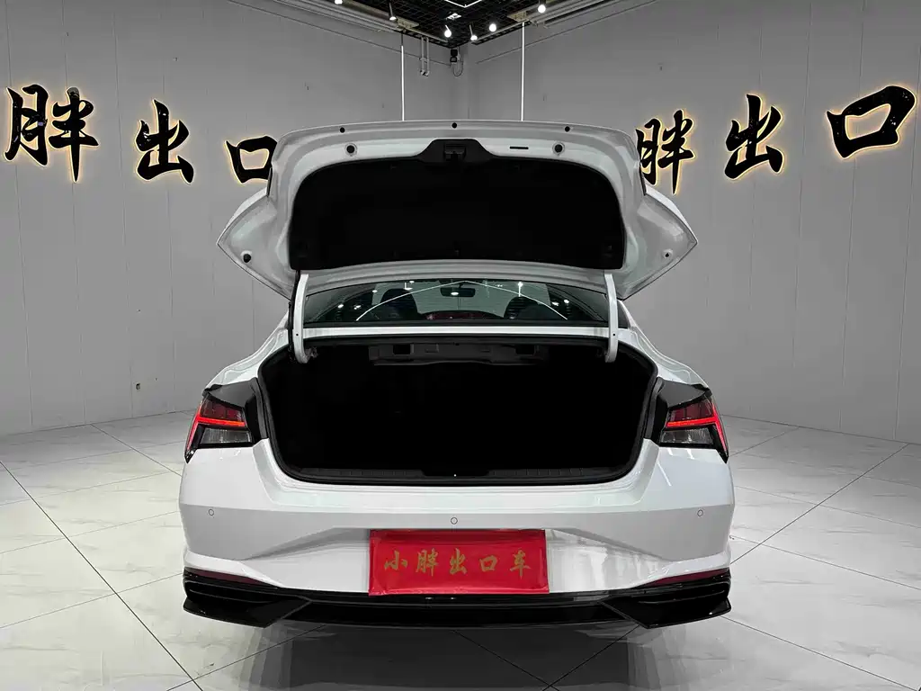 Hyundai Elantra 2023 — фото 16