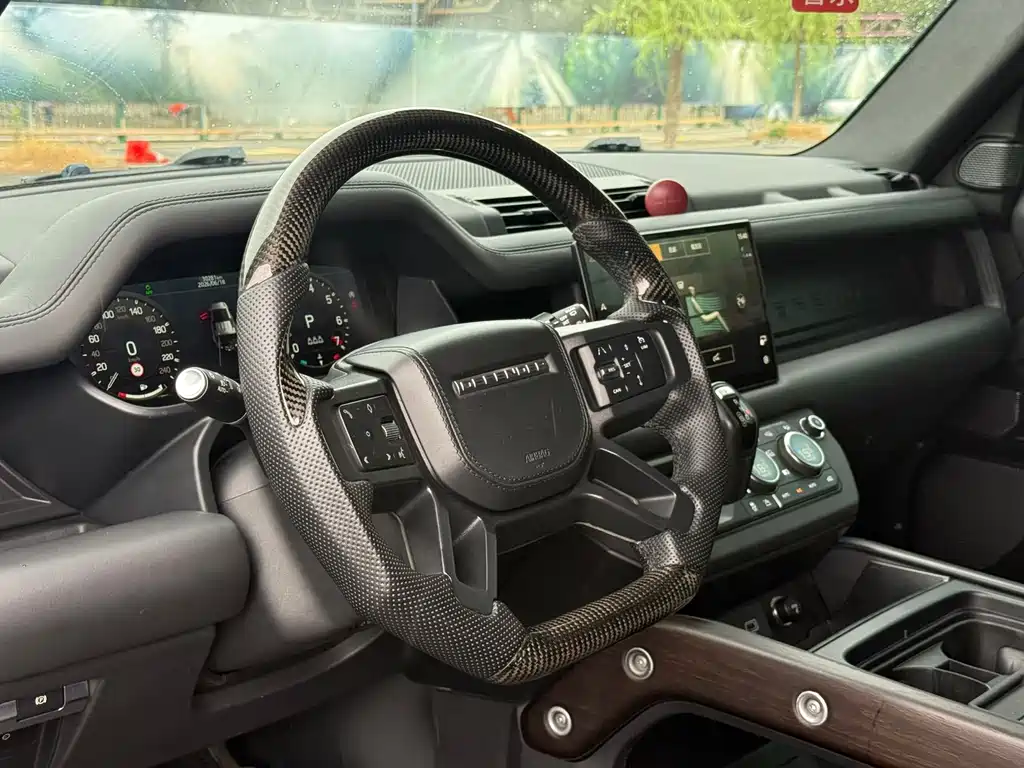 Land Rover Defender 2022 — фото 10