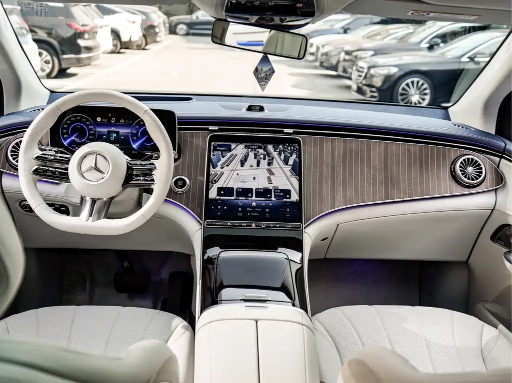 Mercedes-Benz EQE SUV 2024 — фото 16
