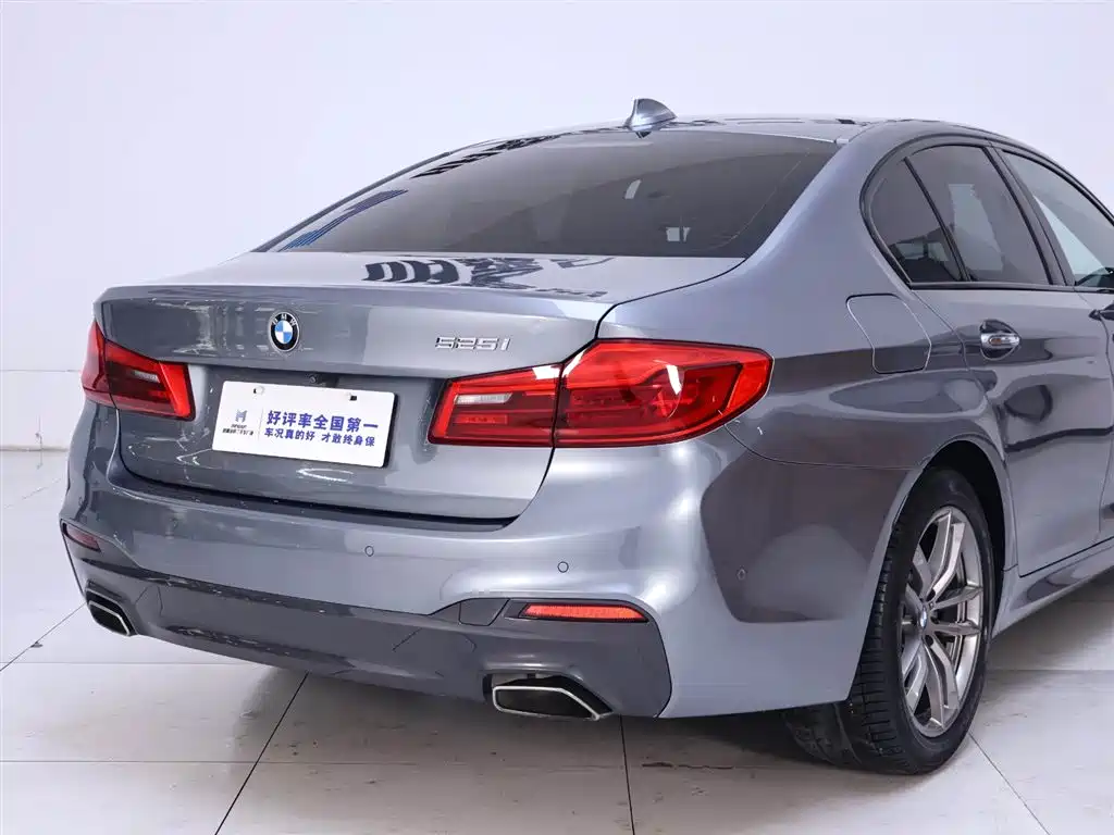 BMW 5 Series 2018 — фото 8