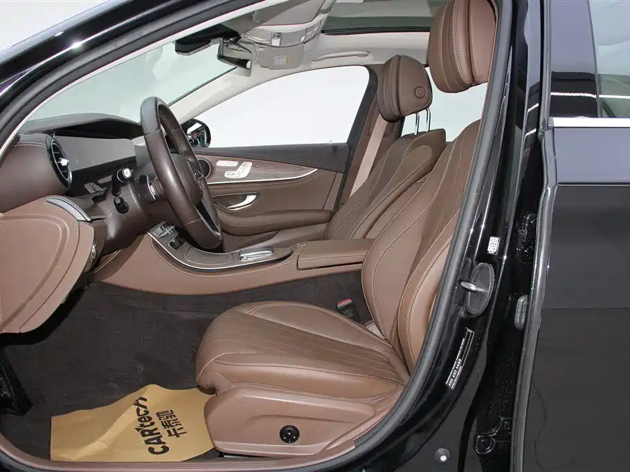 Mercedes-Benz E-Class 2023 — фото 22