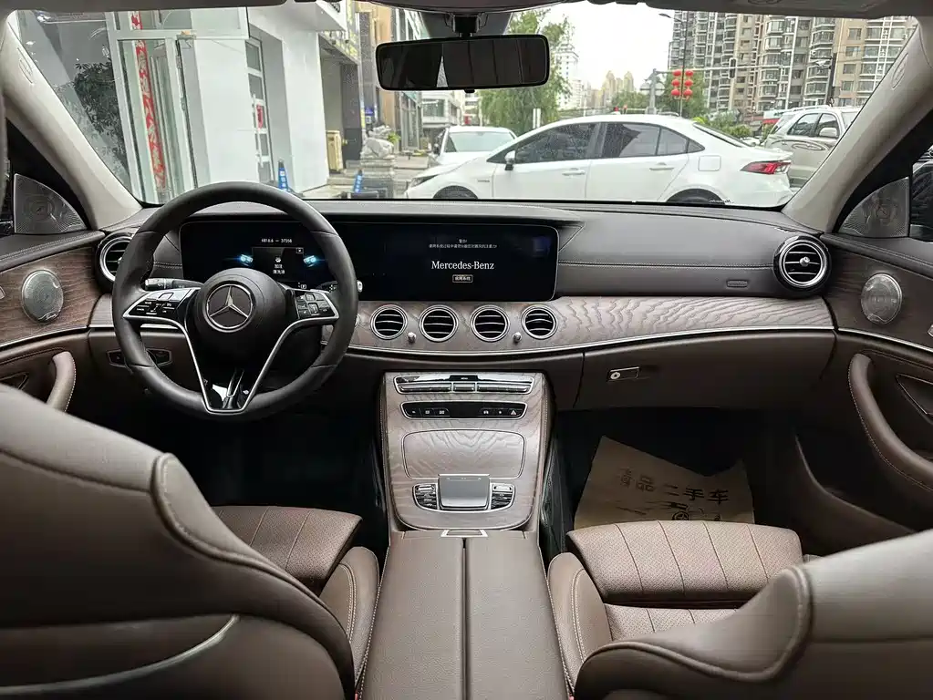 Mercedes-Benz E-Class 2023 — фото 5