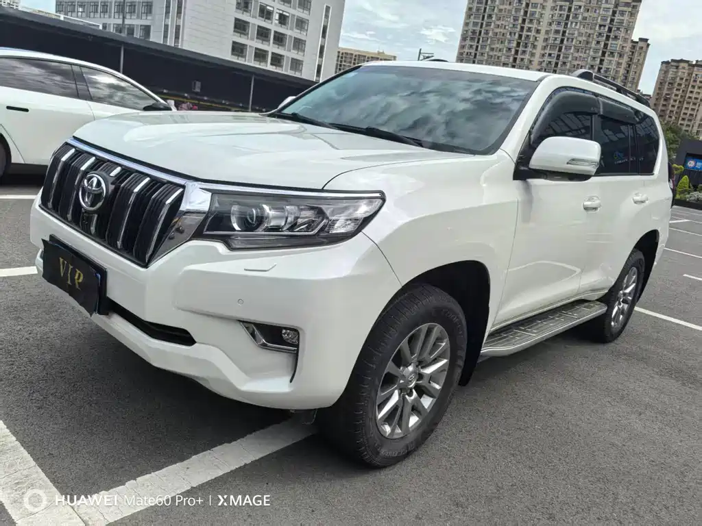 Toyota Prado 2019 — фото 1