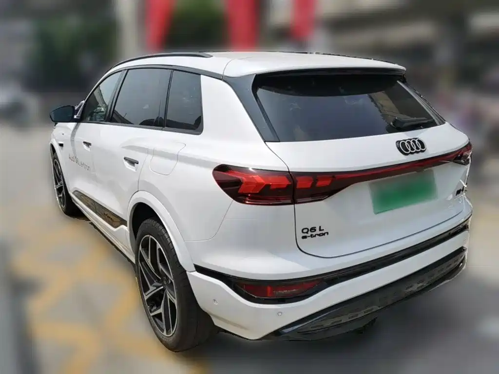 Audi Q6L e-tron 2025 — фото 9