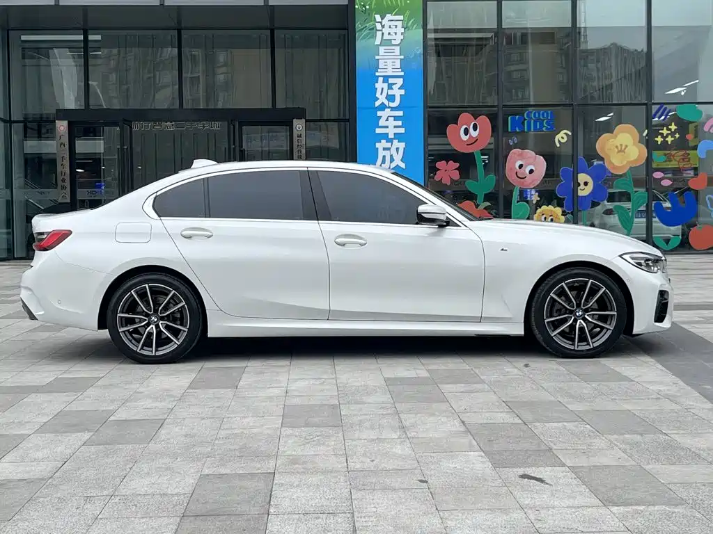 BMW 3 Series 2019 — фото 4