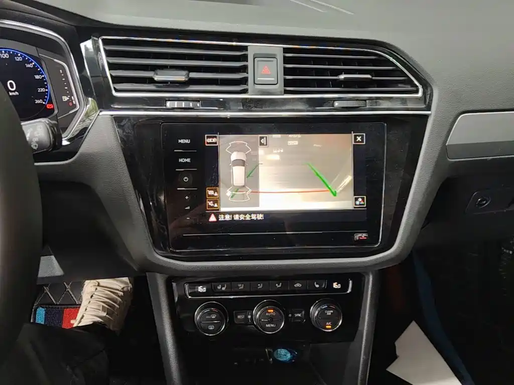 Volkswagen Tiguan L 2020 — фото 13