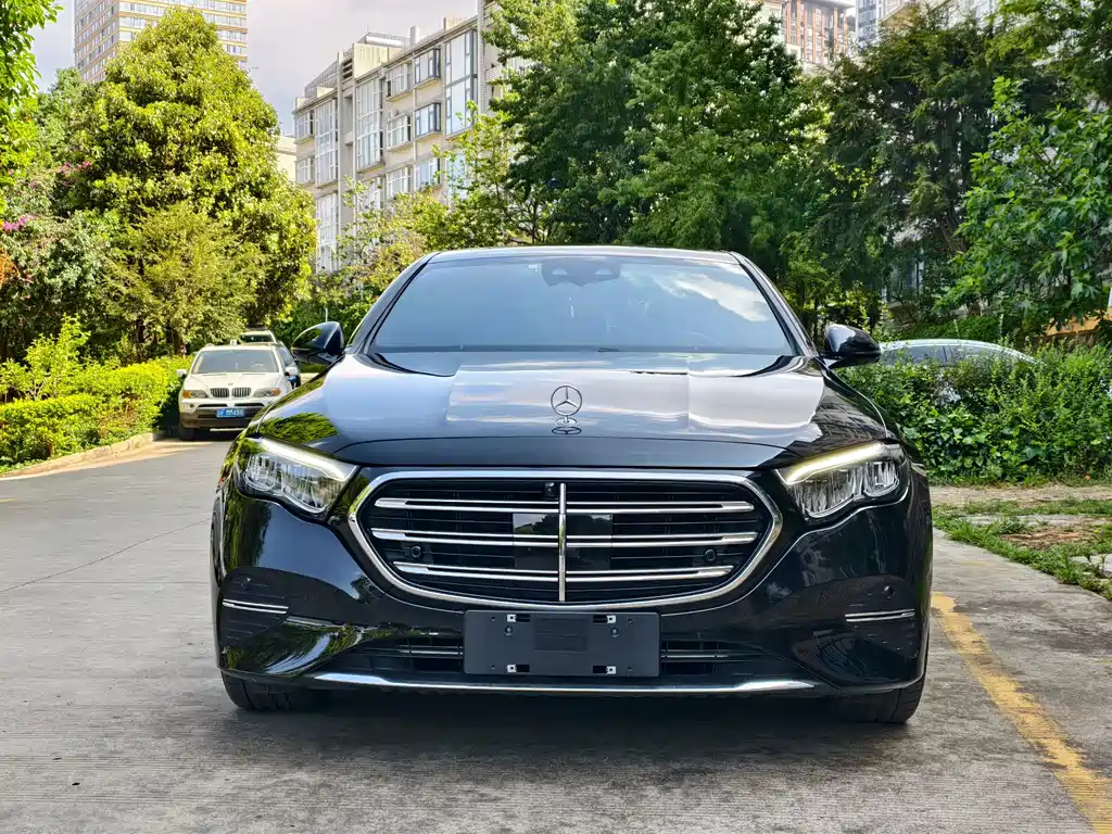 Mercedes-Benz E-Class 2025 — фото 2