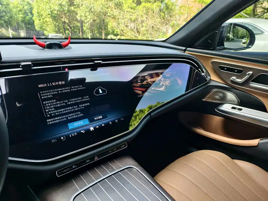 Mercedes-Benz E-Class 2025 — фото 16