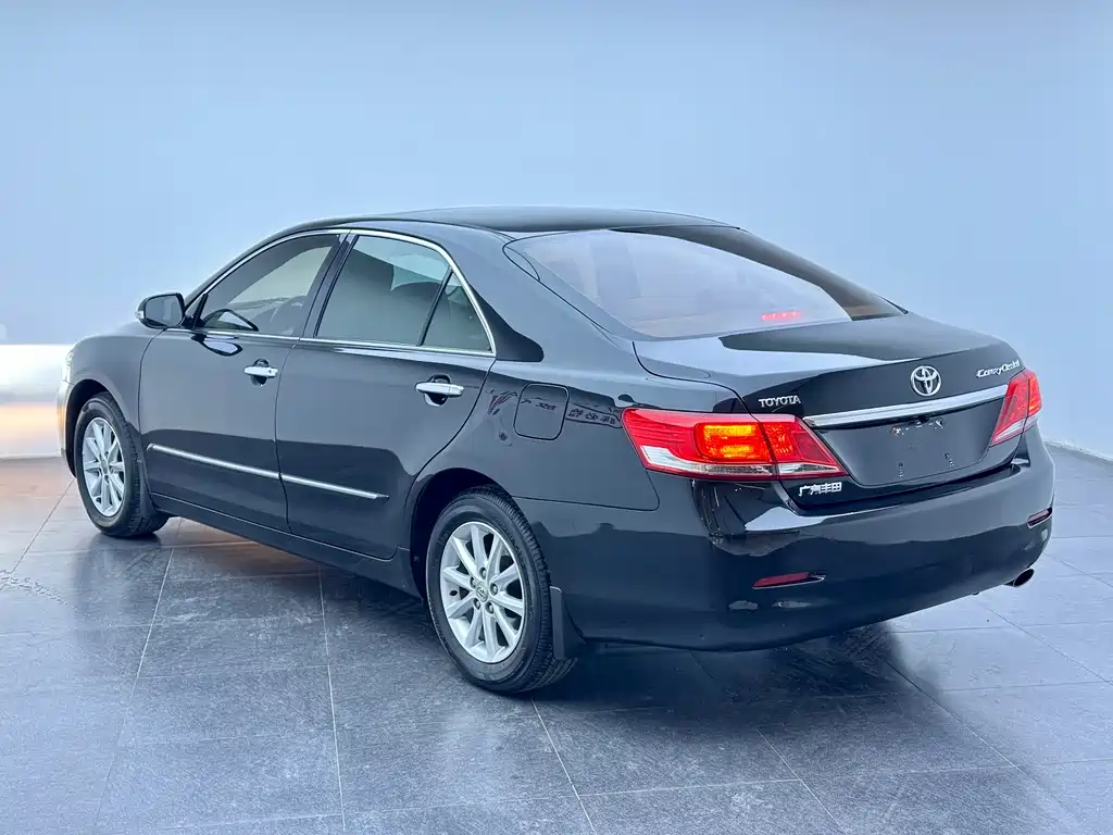 Toyota Camry 2014 — фото 13