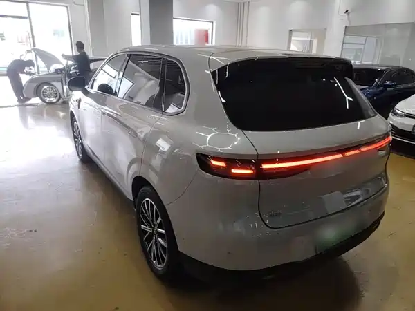 Leapmotor B10 2025
