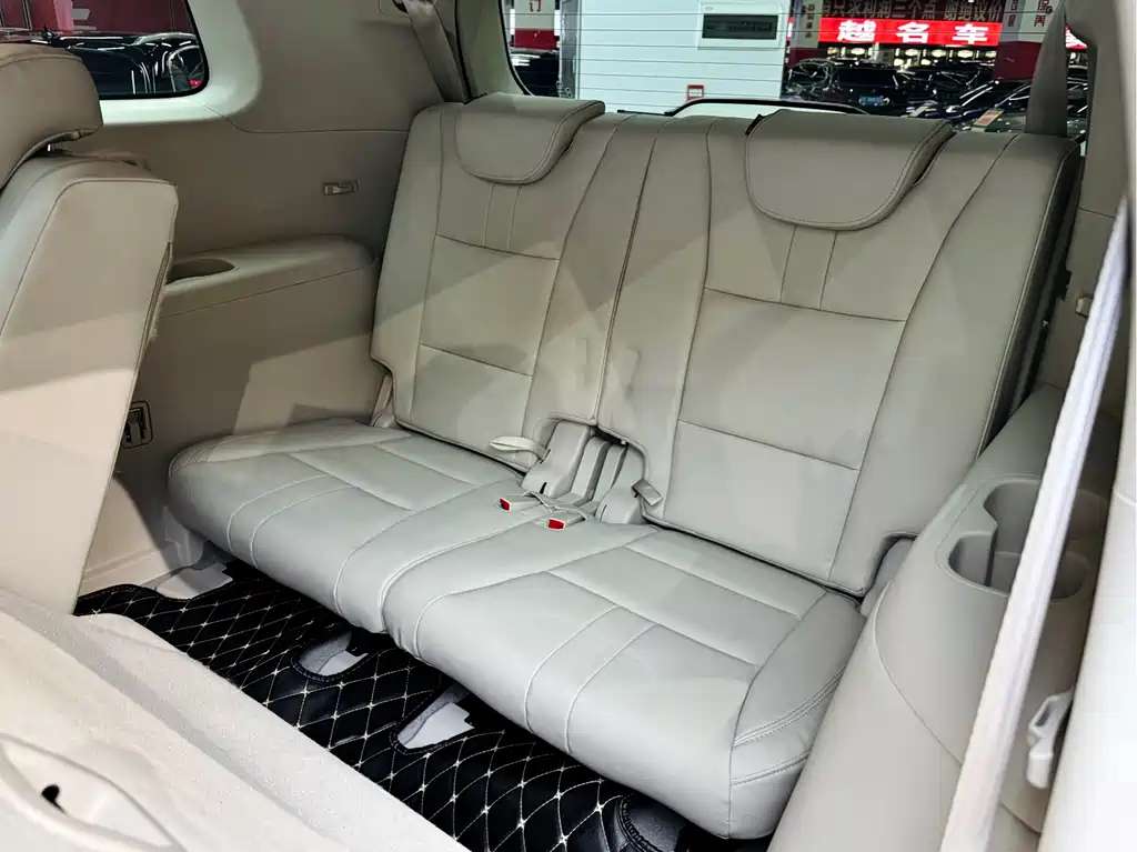 GAC Motor Trumpchi GS8 2017 — фото 19