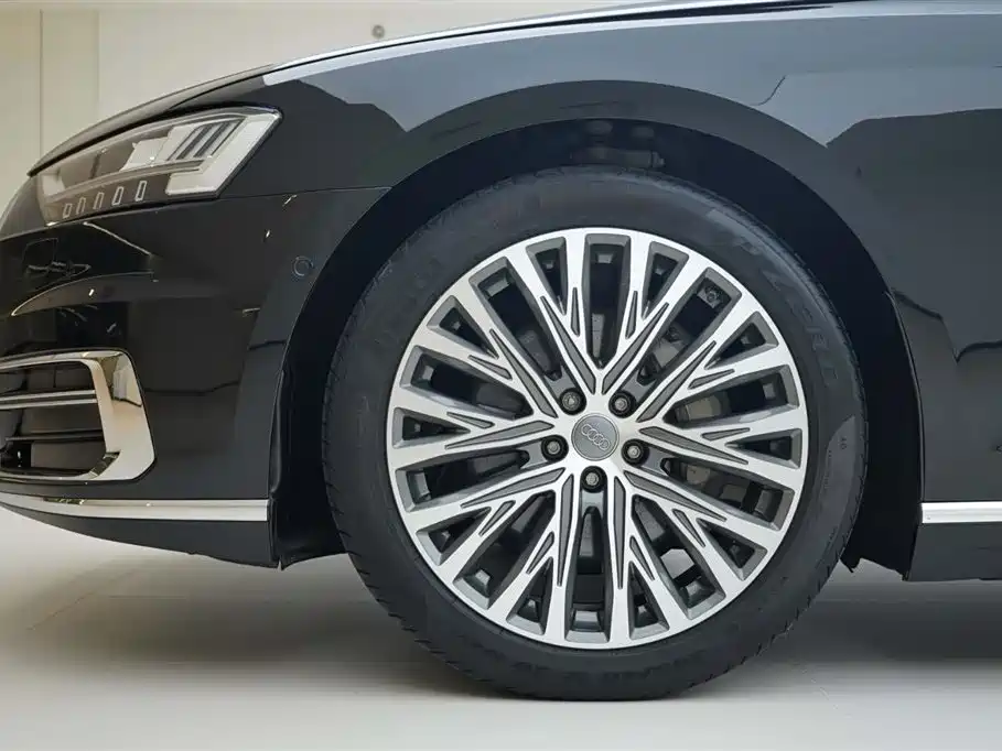 Audi A8 2019 — фото 15