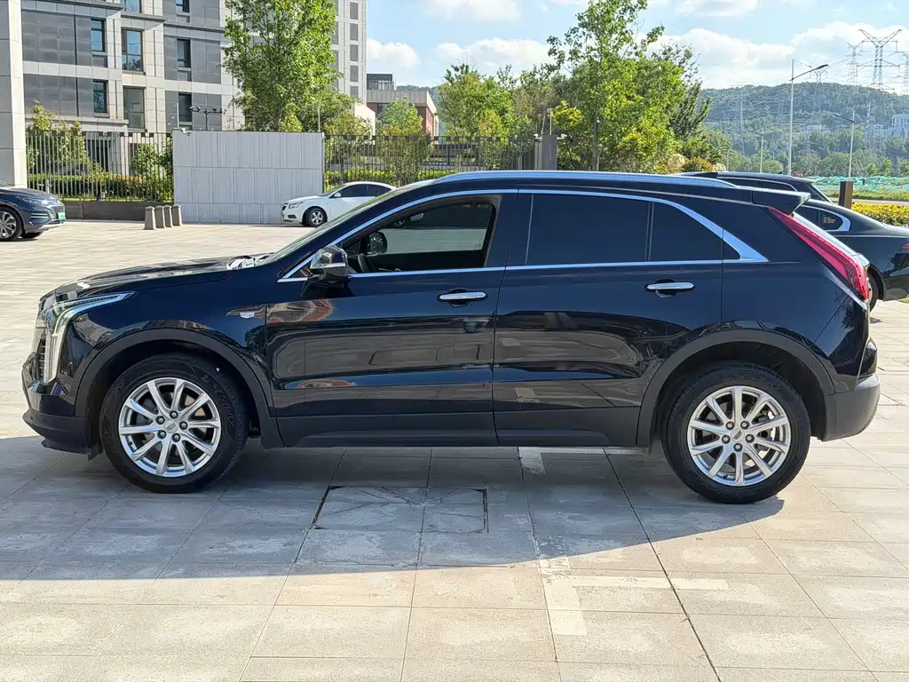Cadillac XT4 2021 — фото 3