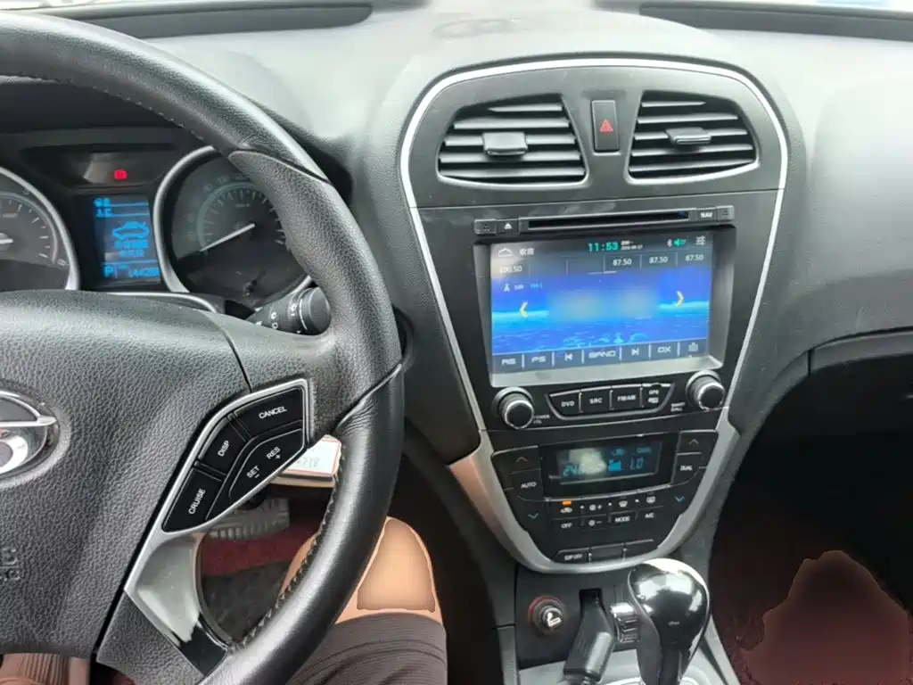 GAC Trumpchi GS5 2015 — фото 10