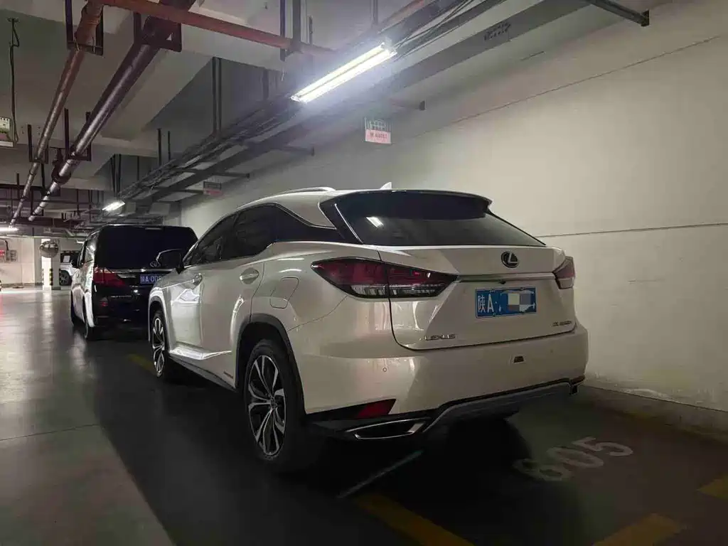 Lexus RX 2021