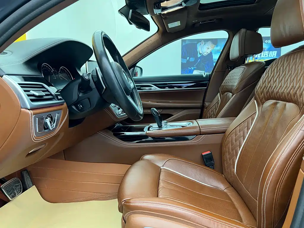 BMW 7 Series 2019 — фото 3