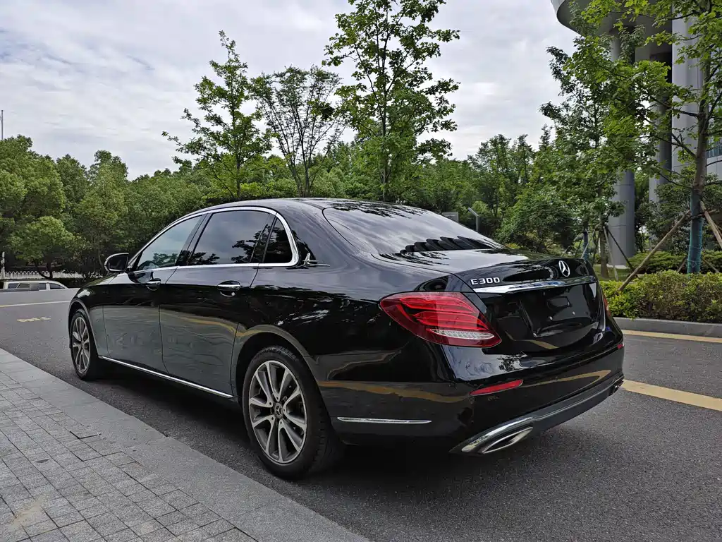 Mercedes-Benz E-Class 2019 — фото 6