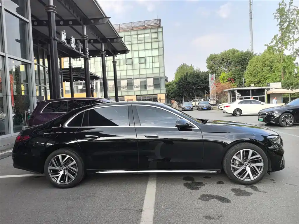 Mercedes-Benz E-Class 2024