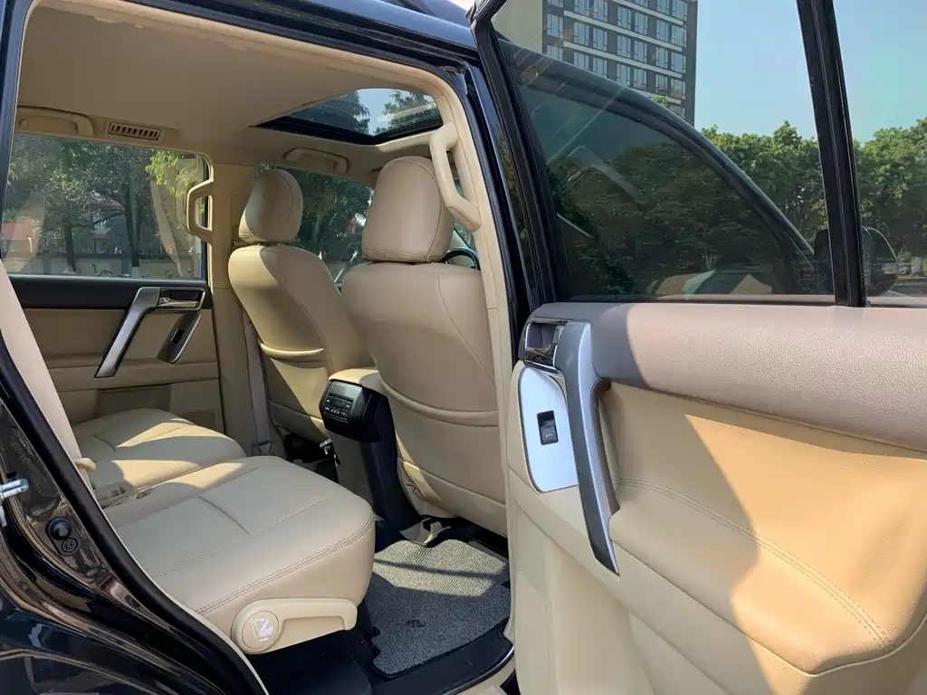 Toyota Prado 2016 — фото 16