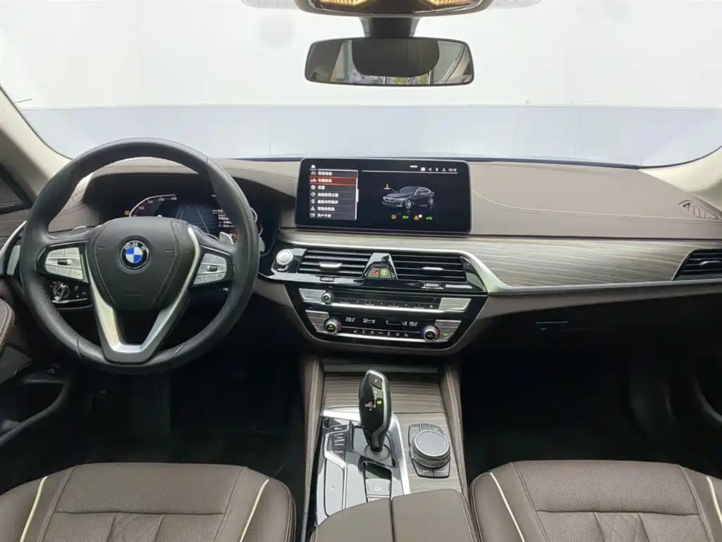BMW 5 Series 2023 — фото 13