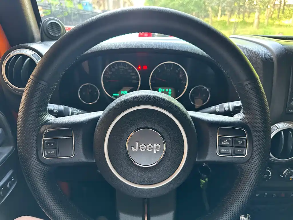 Jeep Wrangler 2013 — фото 6