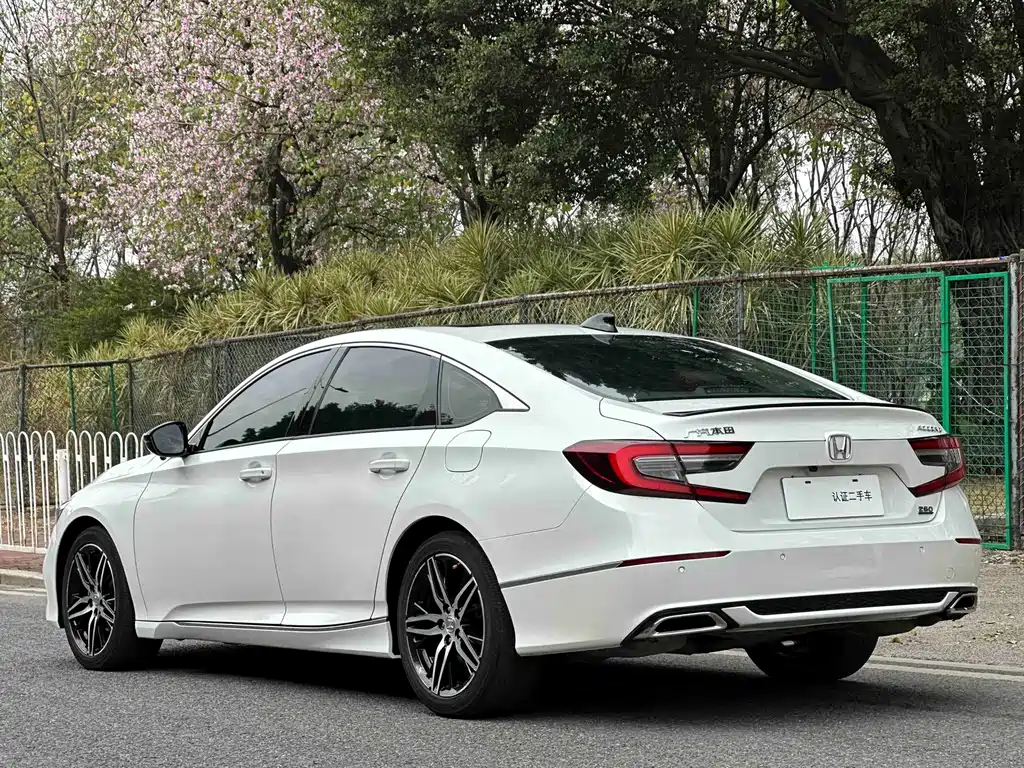 Honda Accord 2022 — фото 20