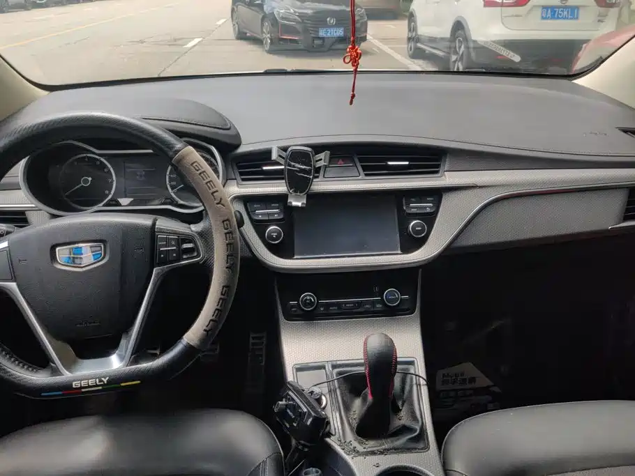 Geely Emgrand GS 2018 — фото 12