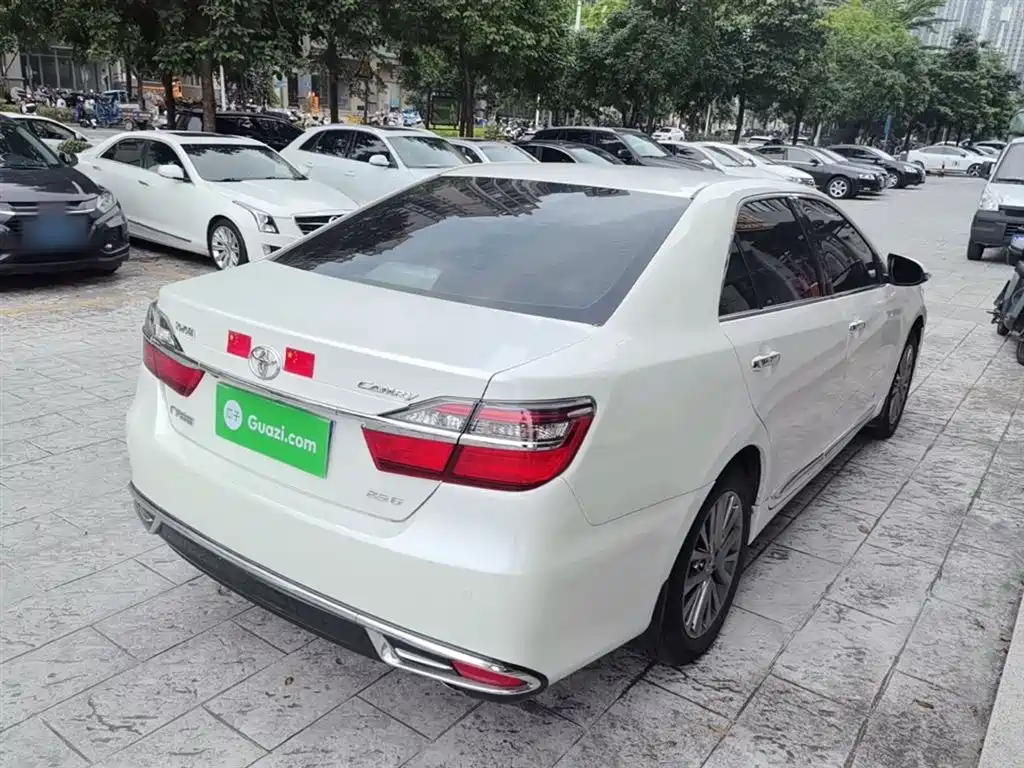Toyota Camry 2016 — фото 7