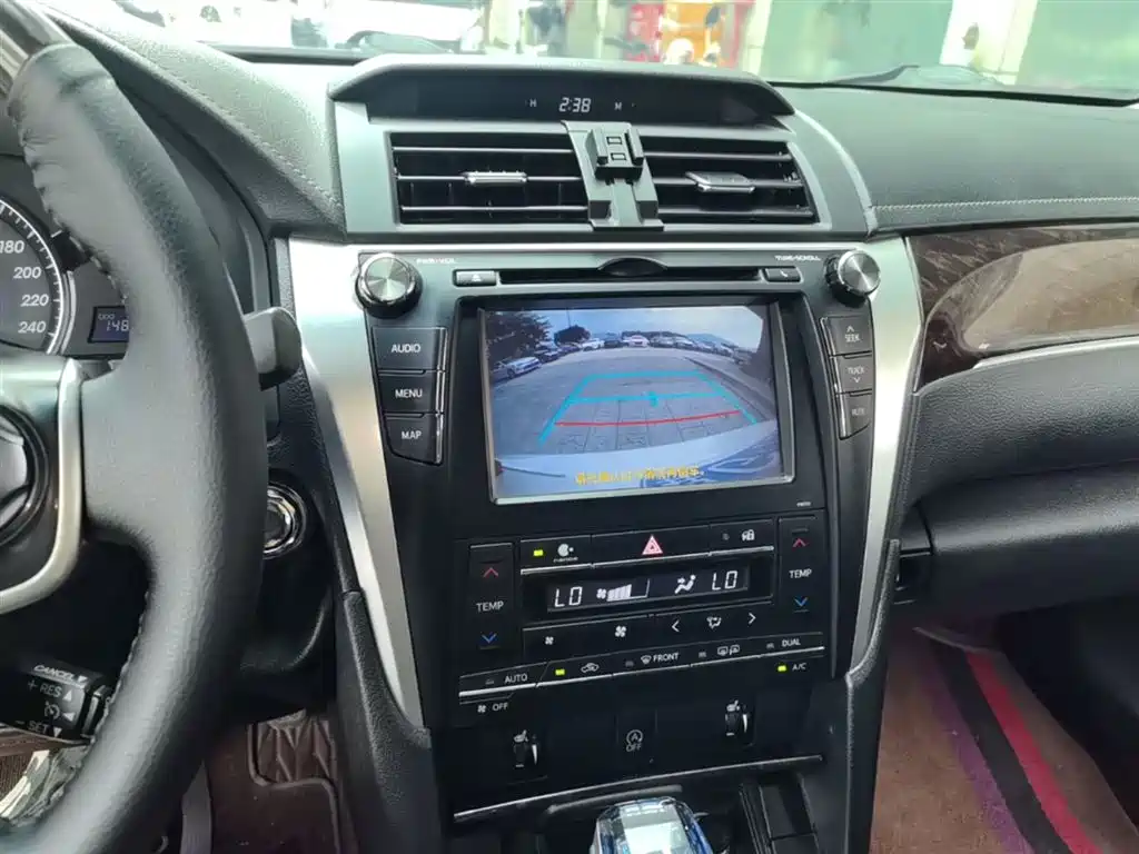 Toyota Camry 2016 — фото 13