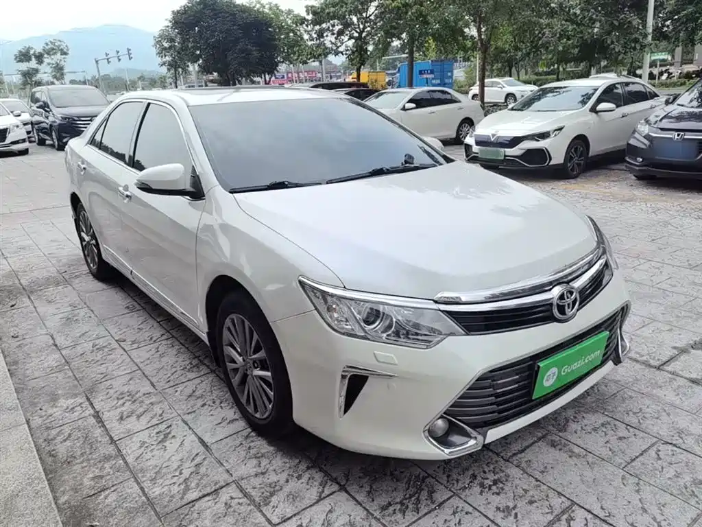 Toyota Camry 2016 — фото 4